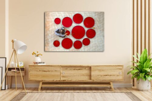 Wanddecoratie met Turkse vrouw die traditionele tomatenpuree aan het maken is