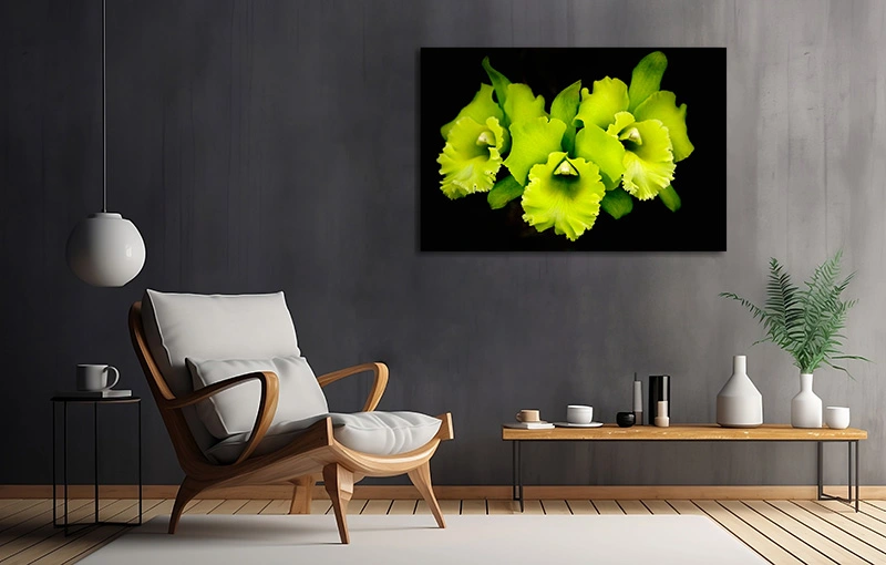 Interieur met minimalistische fotokunst met als titel Wild Flora